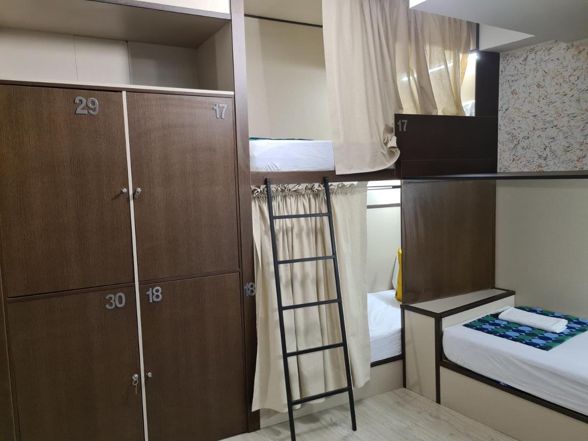 Hostel M-A Rooms Mate Madrid Bagian luar foto