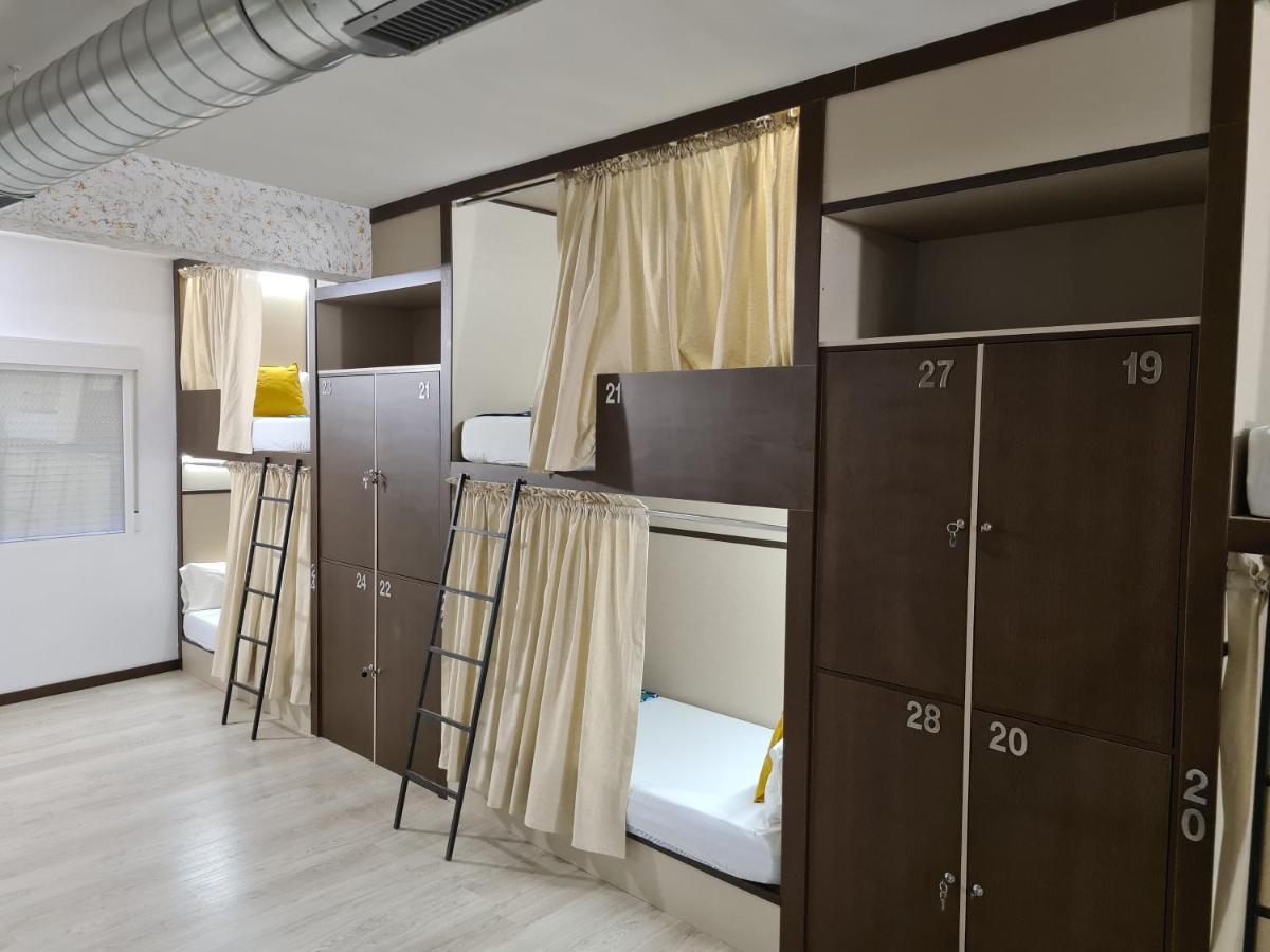 Hostel M-A Rooms Mate Madrid Bagian luar foto