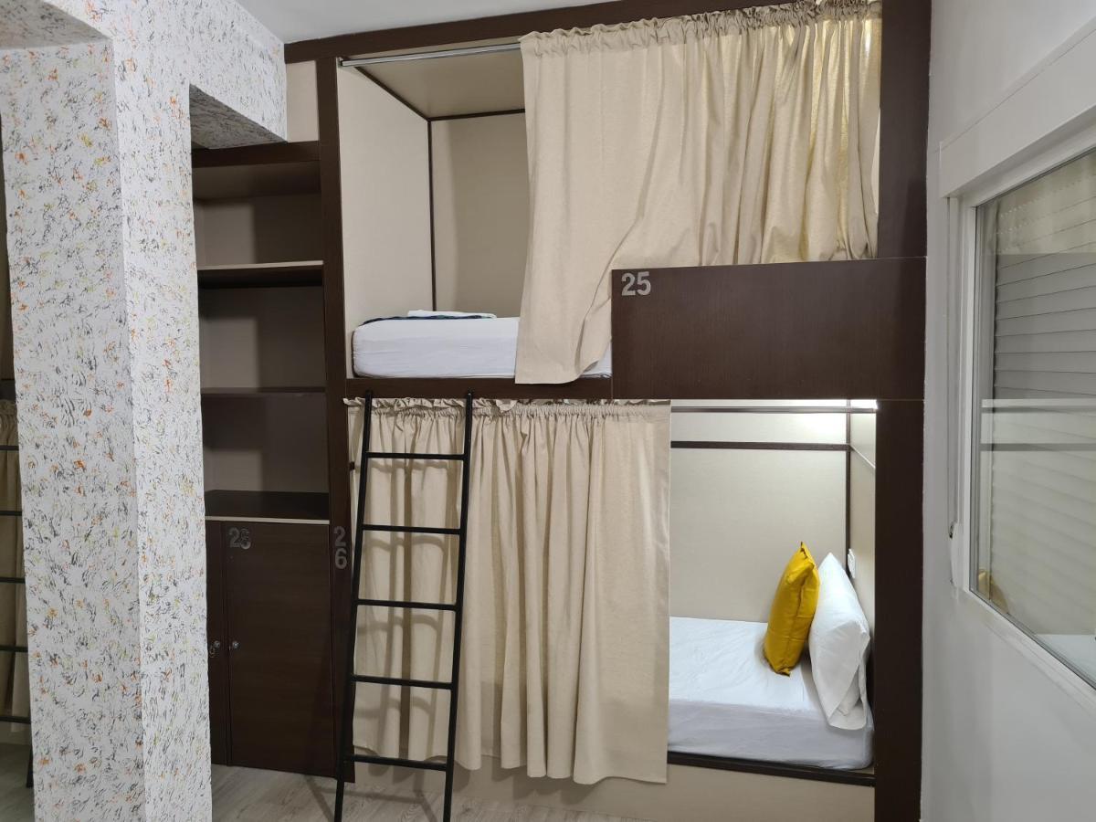 Hostel M-A Rooms Mate Madrid Bagian luar foto