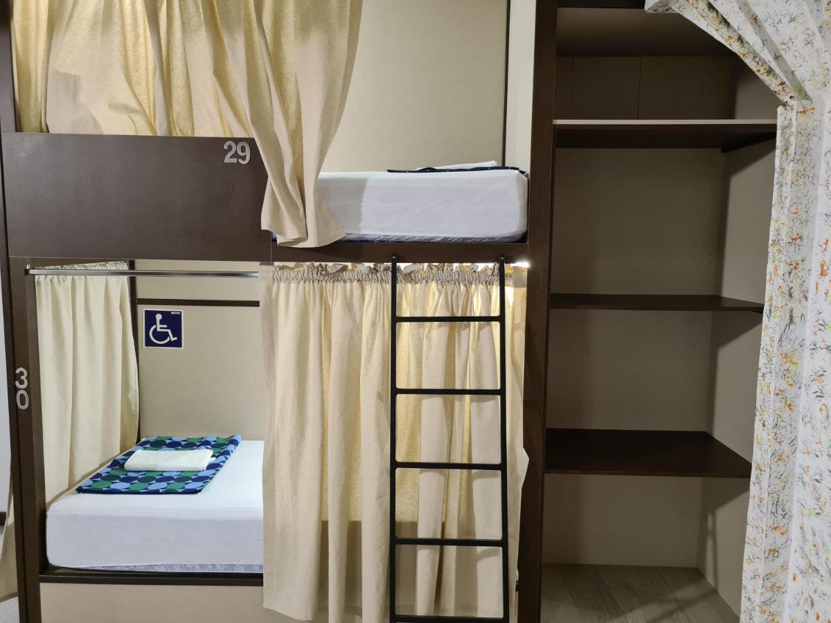 Hostel M-A Rooms Mate Madrid Bagian luar foto