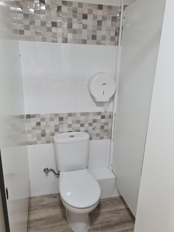 Hostel M-A Rooms Mate Madrid Bagian luar foto